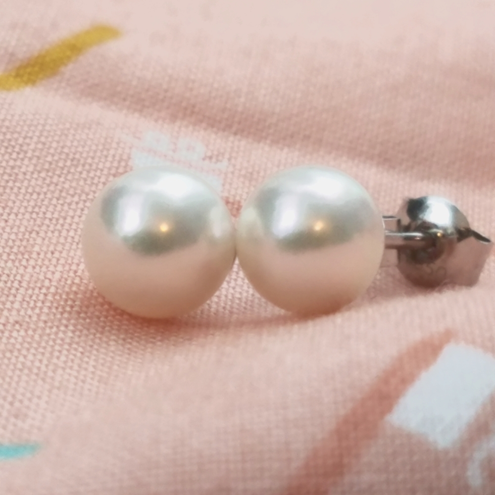 Platinum pearl earrings